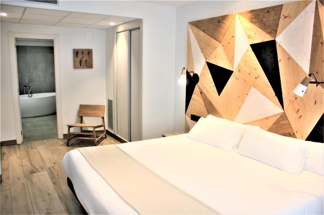 Apartahotel Dos Rios Aínsa Esterno foto